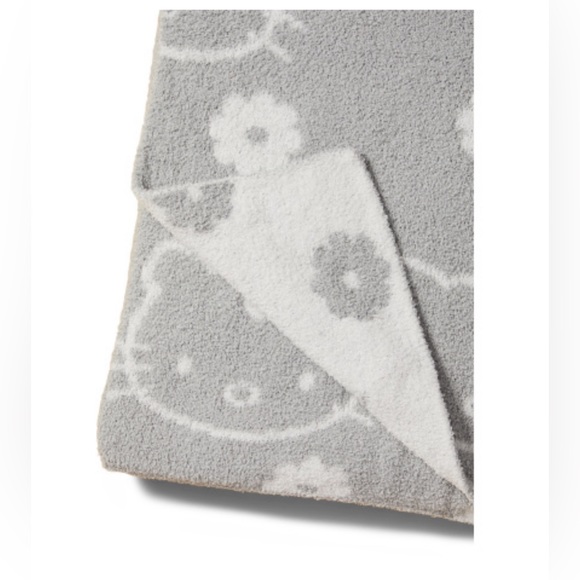 Hello Kitty Other - BNWT Hello Kitty Throw 50" × 60" Daisy Gray